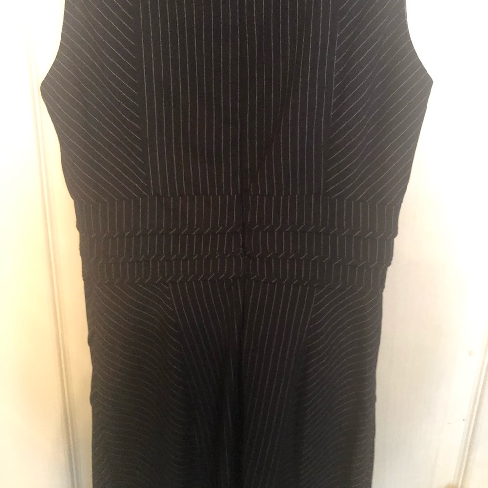 Suit - Picture 3 of 5